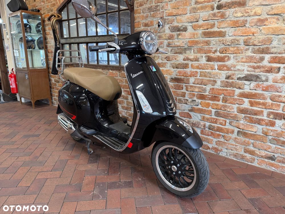Piaggio Vespa - 2