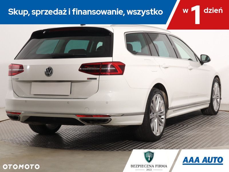 Volkswagen Passat Variant - 7
