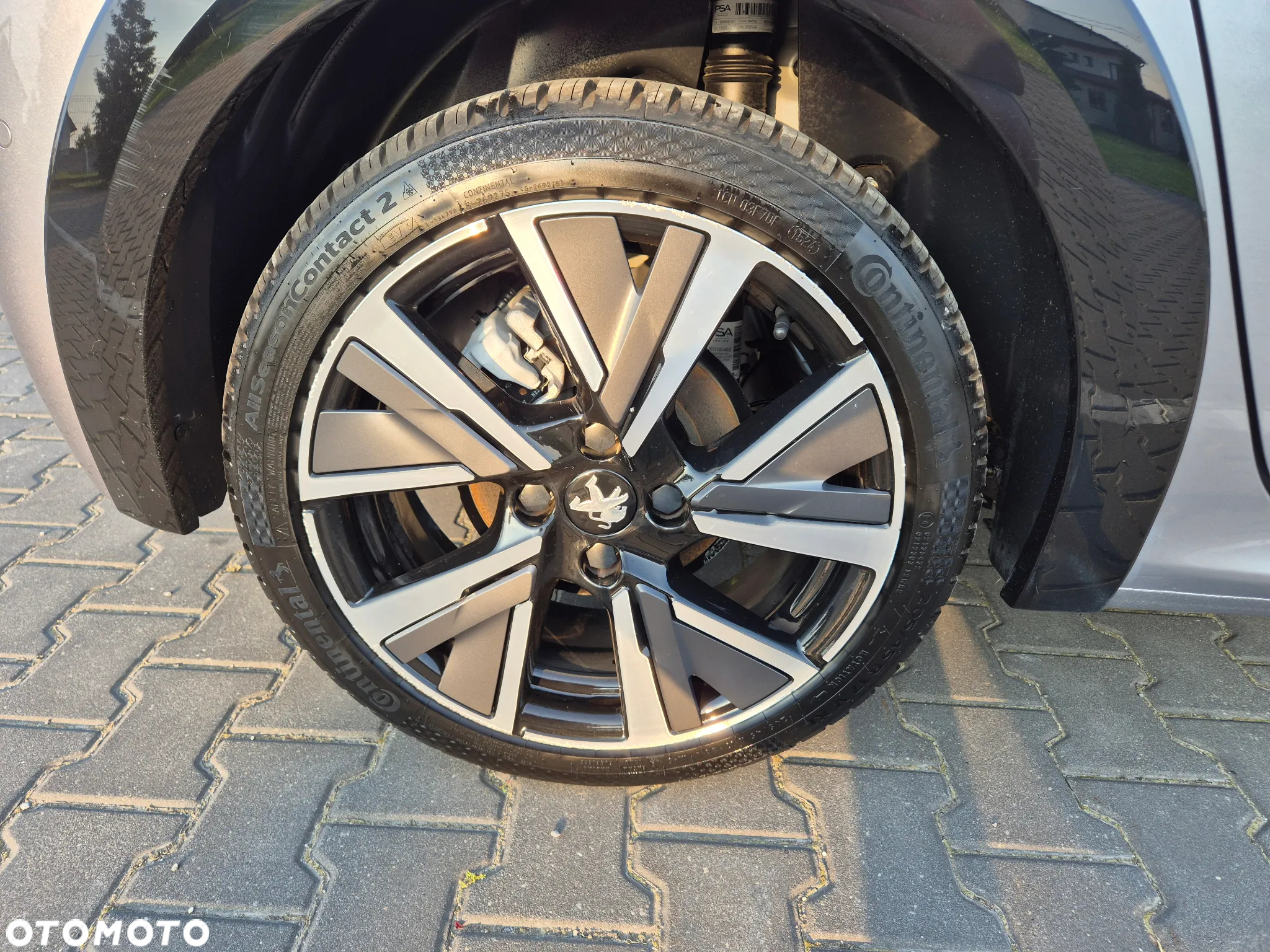Peugeot 208 PureTech 100 GT Pack - 24