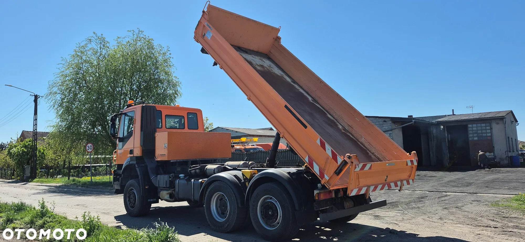 Iveco TRAKKER 410  6x4 na przednie koła blokada mostów - 6