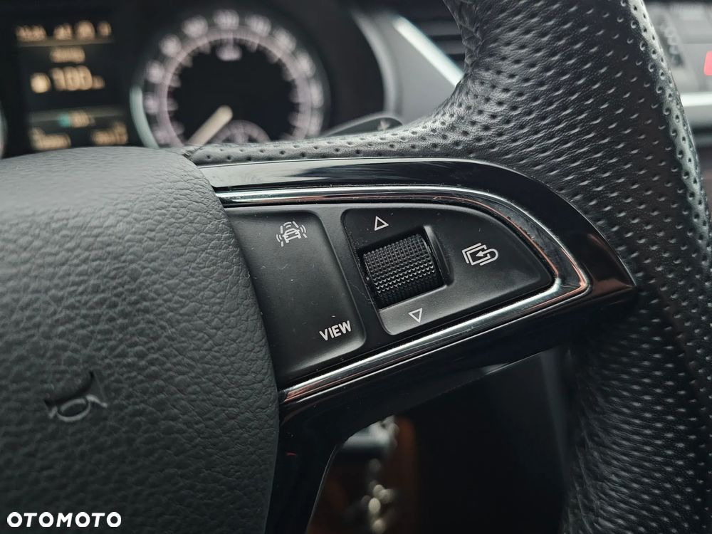 Skoda Octavia 1.6 TDI DSG Ambition - 34