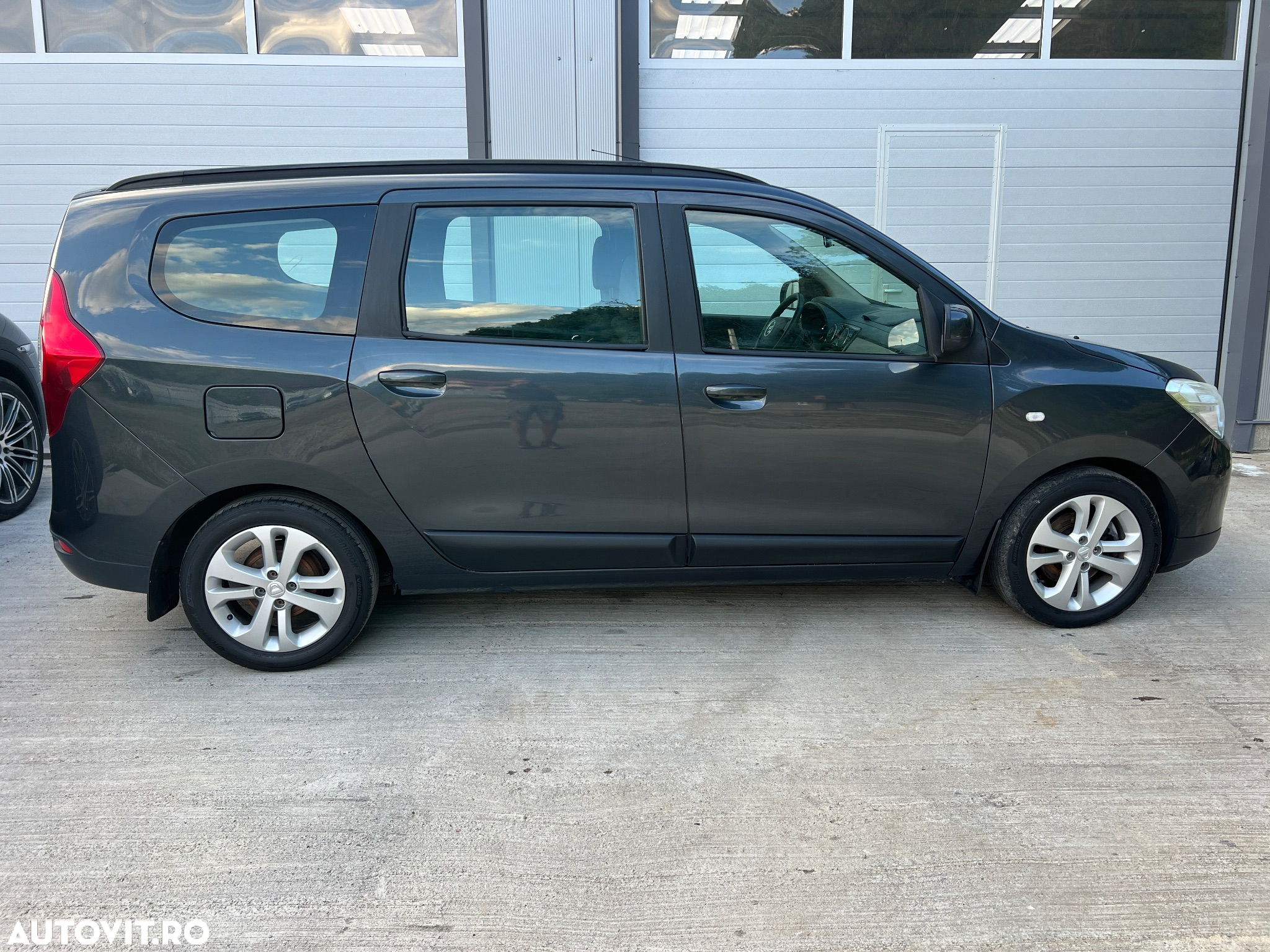 Dacia Lodgy 1.5 dCi 90 CP Laureate - 7