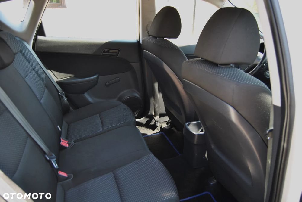 Hyundai i30 1.6 Comfort - 8