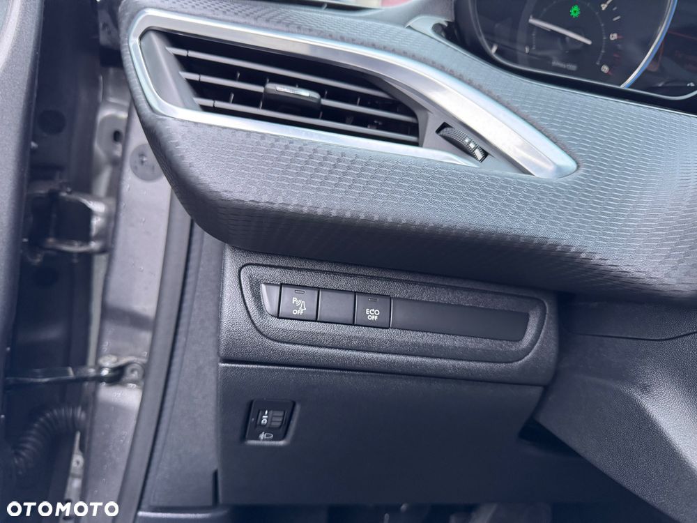 Peugeot 2008 1.6 BlueHDi Allure - 33