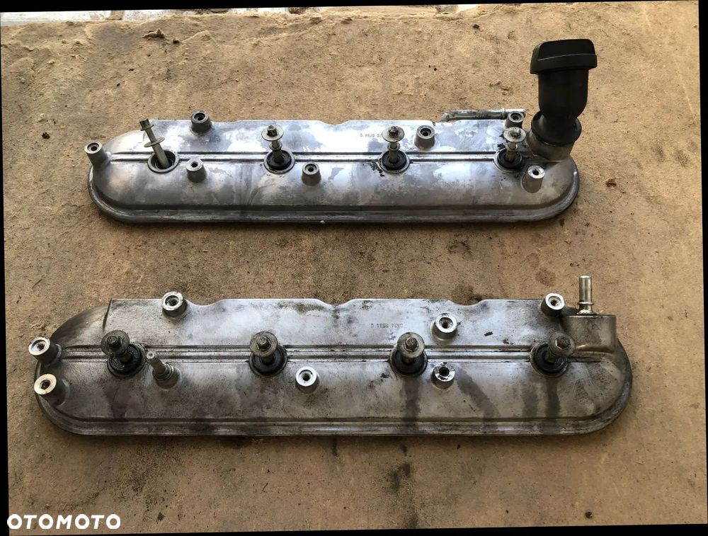 CADILLAC ESCALADE III 6,2 V8 2006-2014 POKRYWA ZAWORÓW - 2