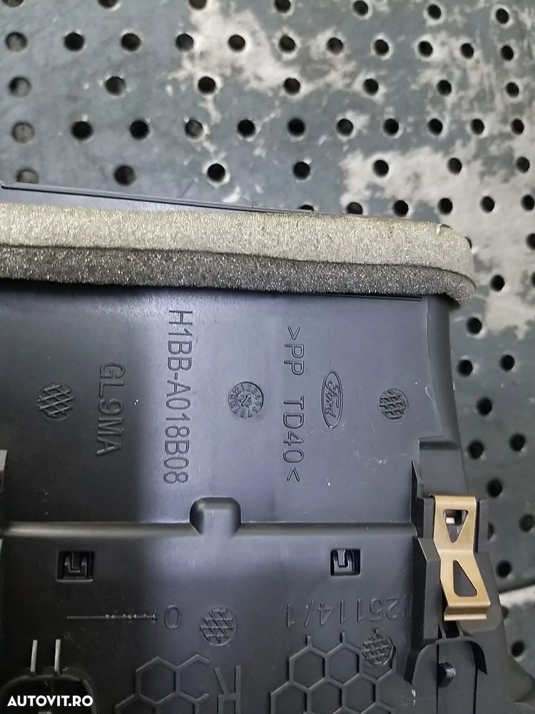 Grila ventilatie bord dreapta ford puma j2k cf7 h1bba018b08 - 2