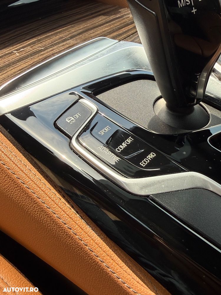 BMW Seria 5 540i xDrive AT - 16