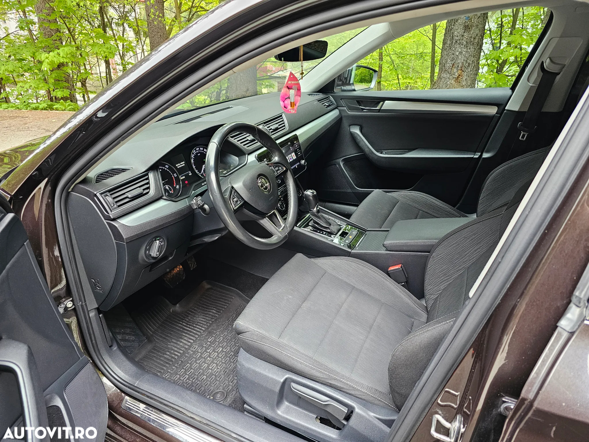 Skoda Superb 2.0 TDI DSG Ambition - 10