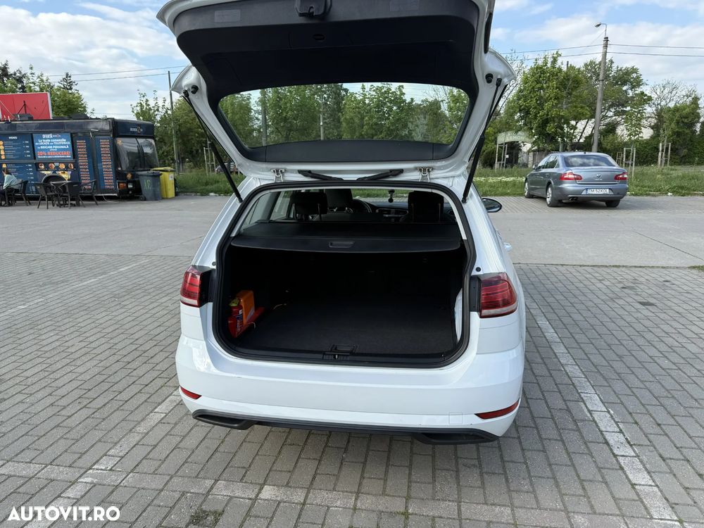 Volkswagen Golf - 12