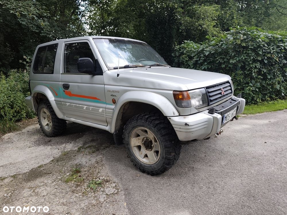 Mitsubishi Pajero - 2