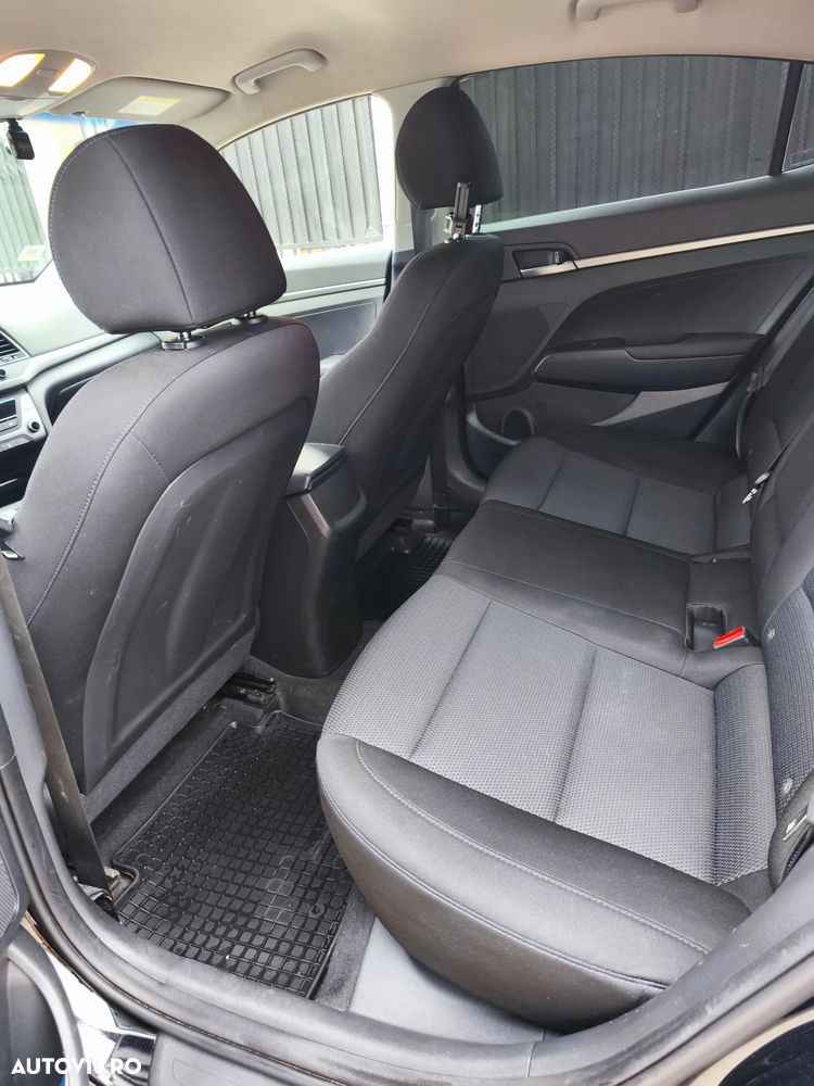 Hyundai Elantra ver-1-6-mpi-comfort - 10