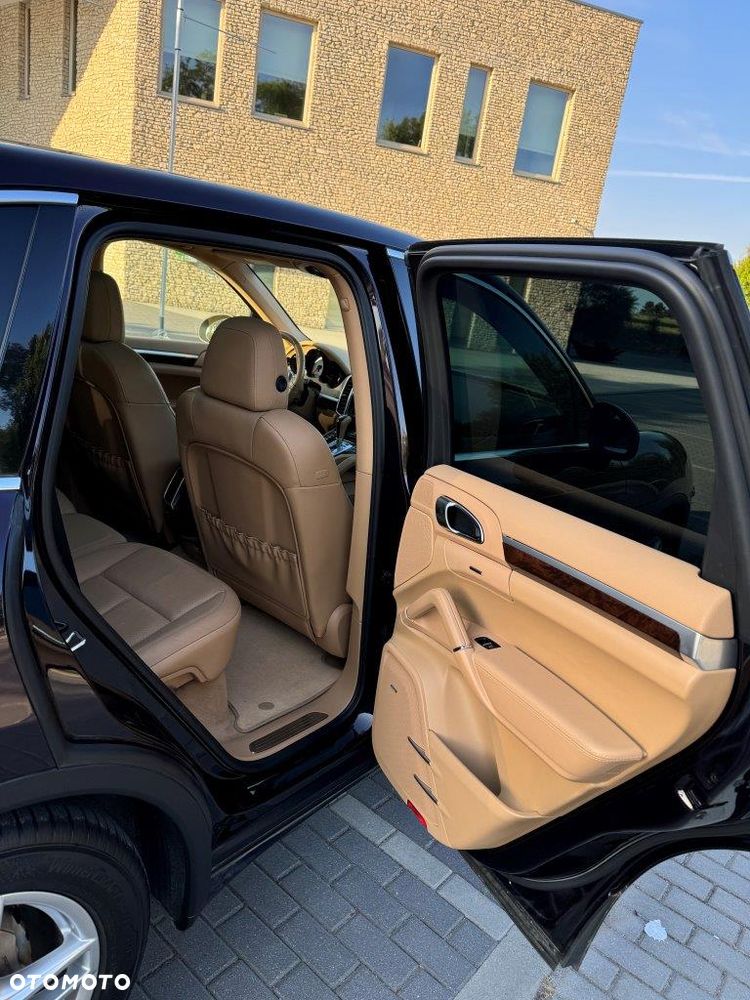 Porsche Cayenne - 13
