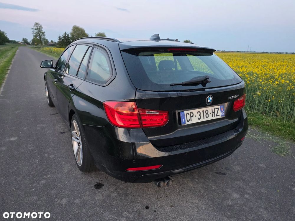 BMW Seria 3 330d Luxury Line - 33