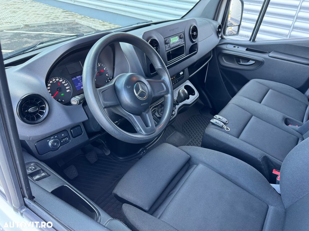 Mercedes-Benz Sprinter - 5