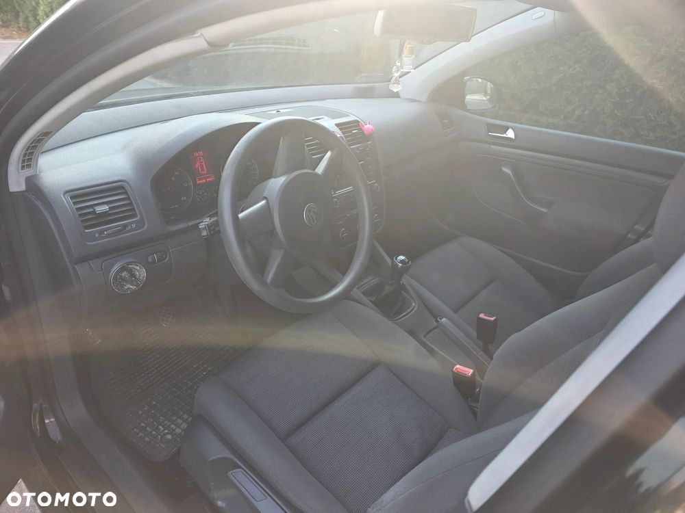 Volkswagen Golf - 5