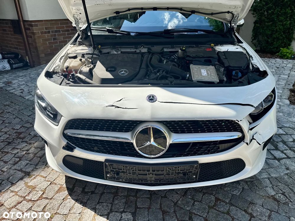 Mercedes-Benz Klasa A 180 Edycja specjalna 7G-DCT - 24