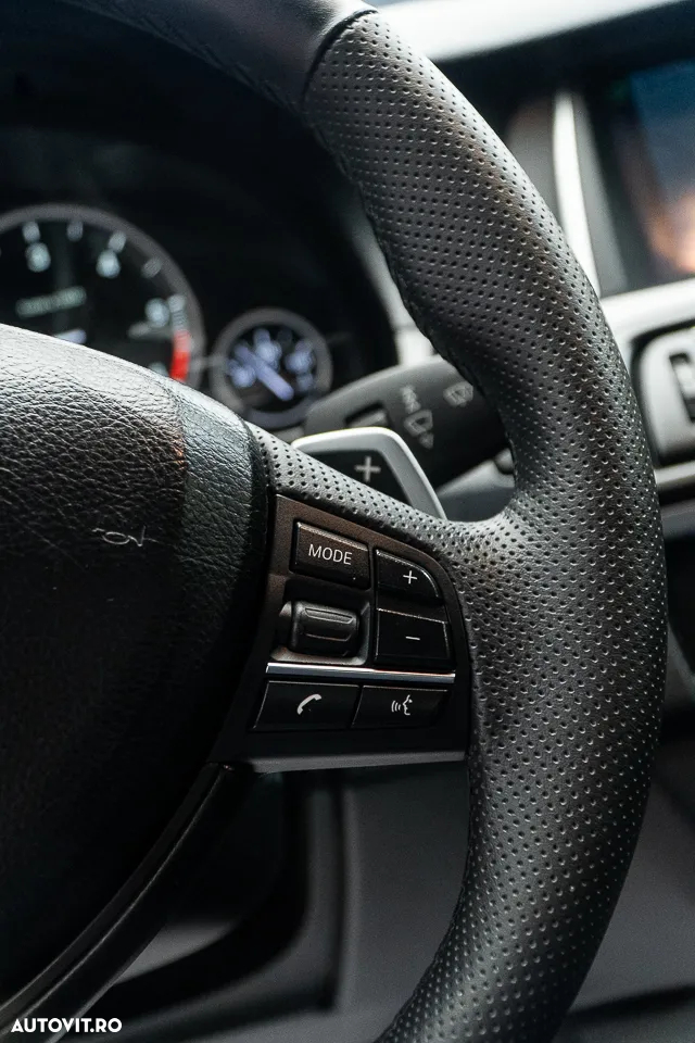 BMW Seria 5 525d xDrive Aut. Luxury Line - 34
