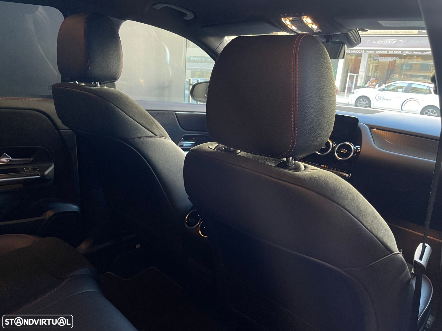 Mercedes-Benz GLA 180 d AMG Line - 13