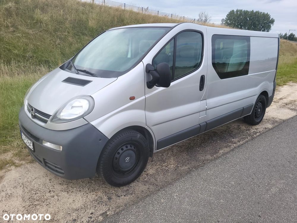 Opel Vivaro 2.5 CDTI L2H1 - 22