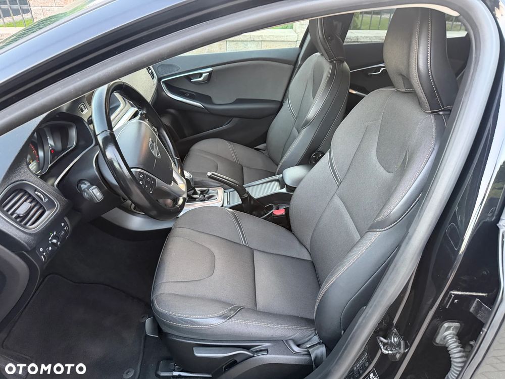 Volvo V40 T4 Powershift Momentum - 13