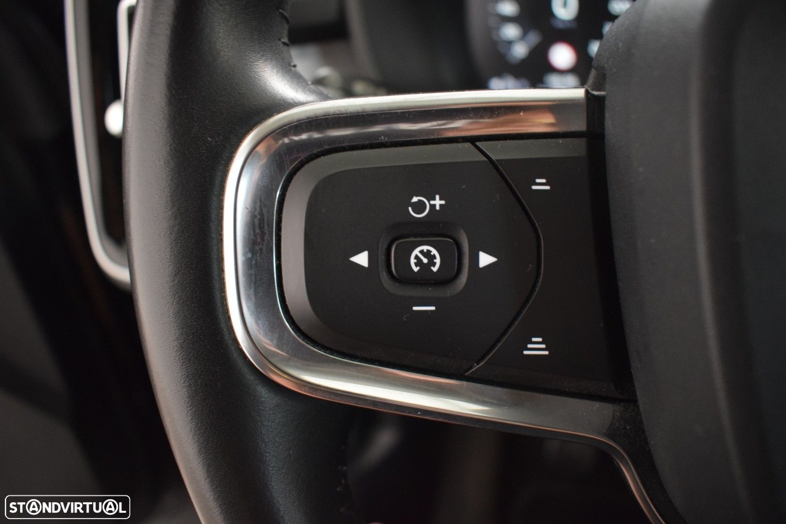 Volvo XC 40 2.0 D3 Momentum - 18