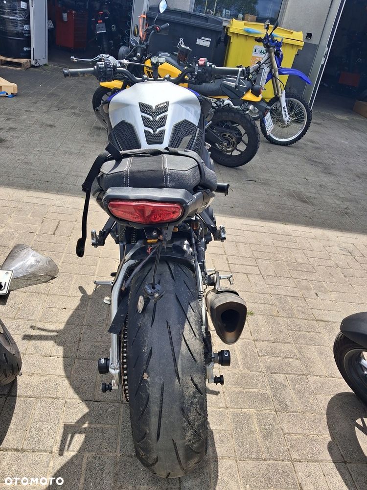 Yamaha MT - 6