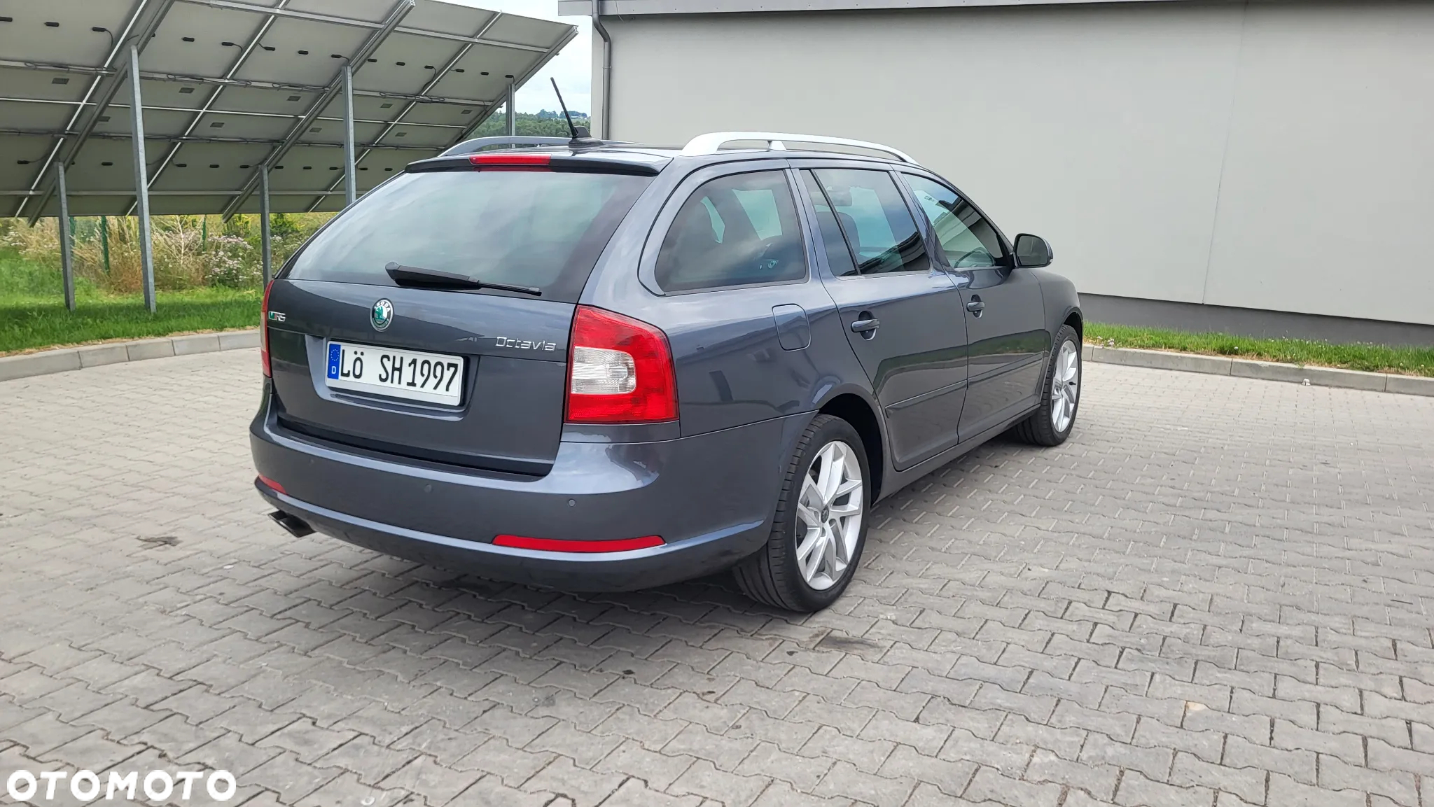 Skoda Octavia Combi 2.0 TDI CR DPF RS - 11