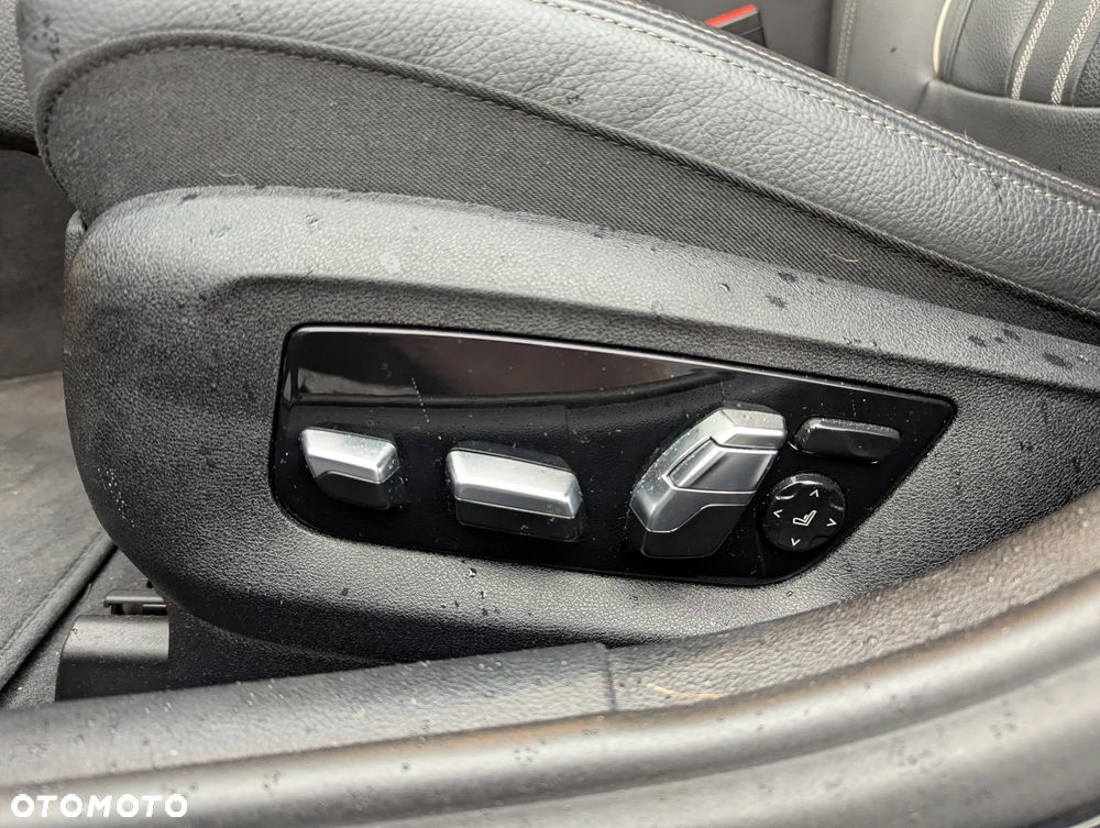 BMW Seria 5 520d Touring Sport Line - 30