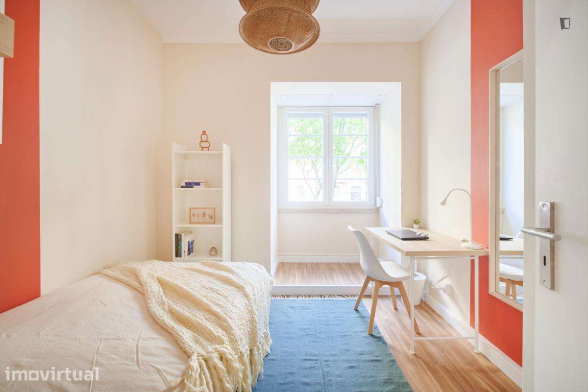 Quarto - localizado em Marquês de Pombal Lisbon - Grande imagem: 4/46