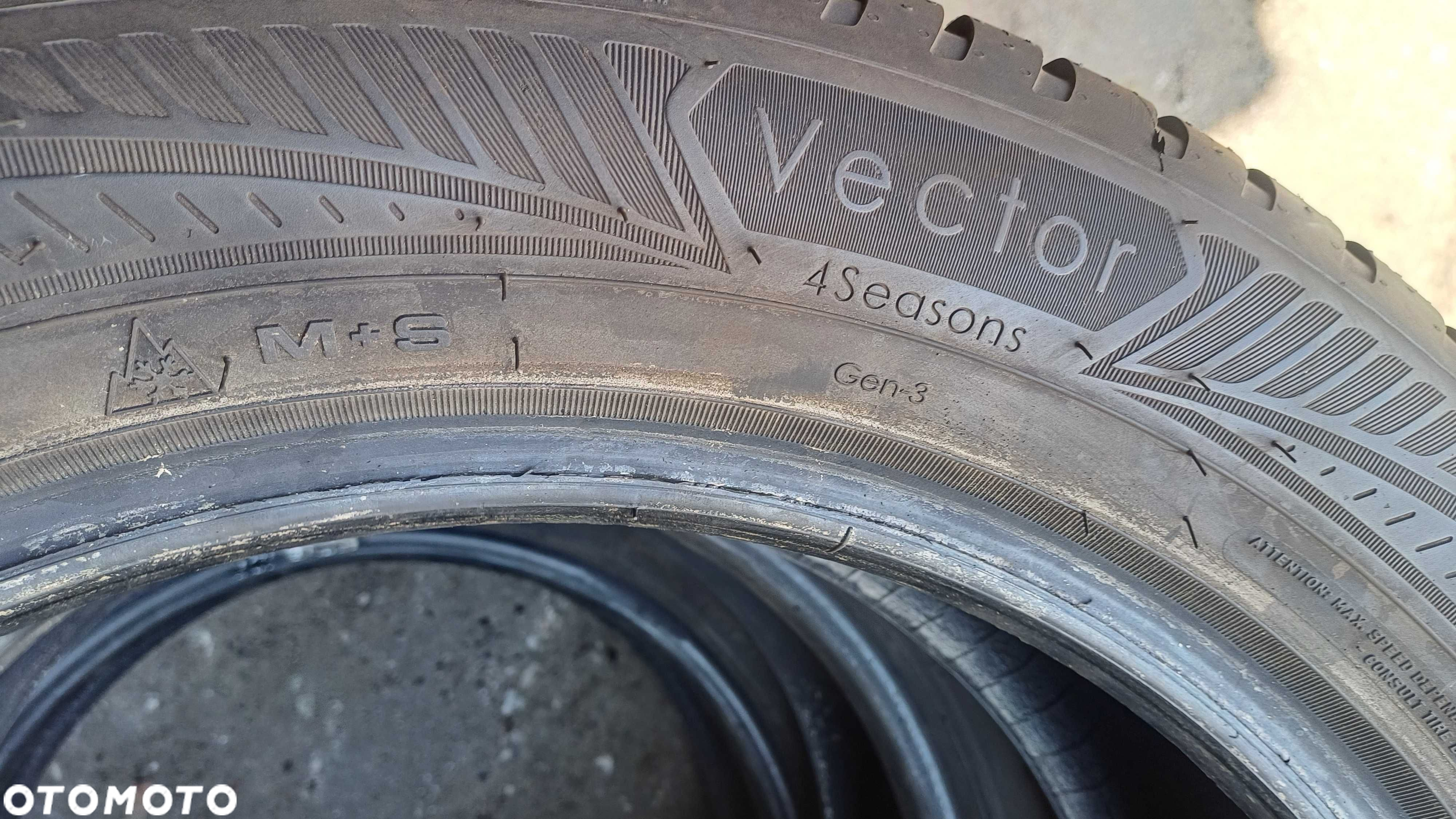 Goodyear Vector 4 Seasons Gen 3 215/55 R17 98W XL 2024r - 8