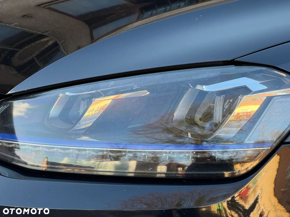 Volkswagen Golf - 32