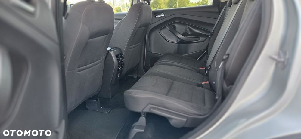 Ford Kuga 2.0 TDCi 2x4 Titanium - 22