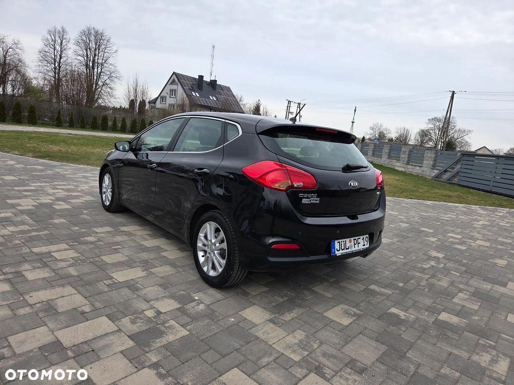 Kia Ceed 1.6 GDI ISG Dream Team Edition - 13