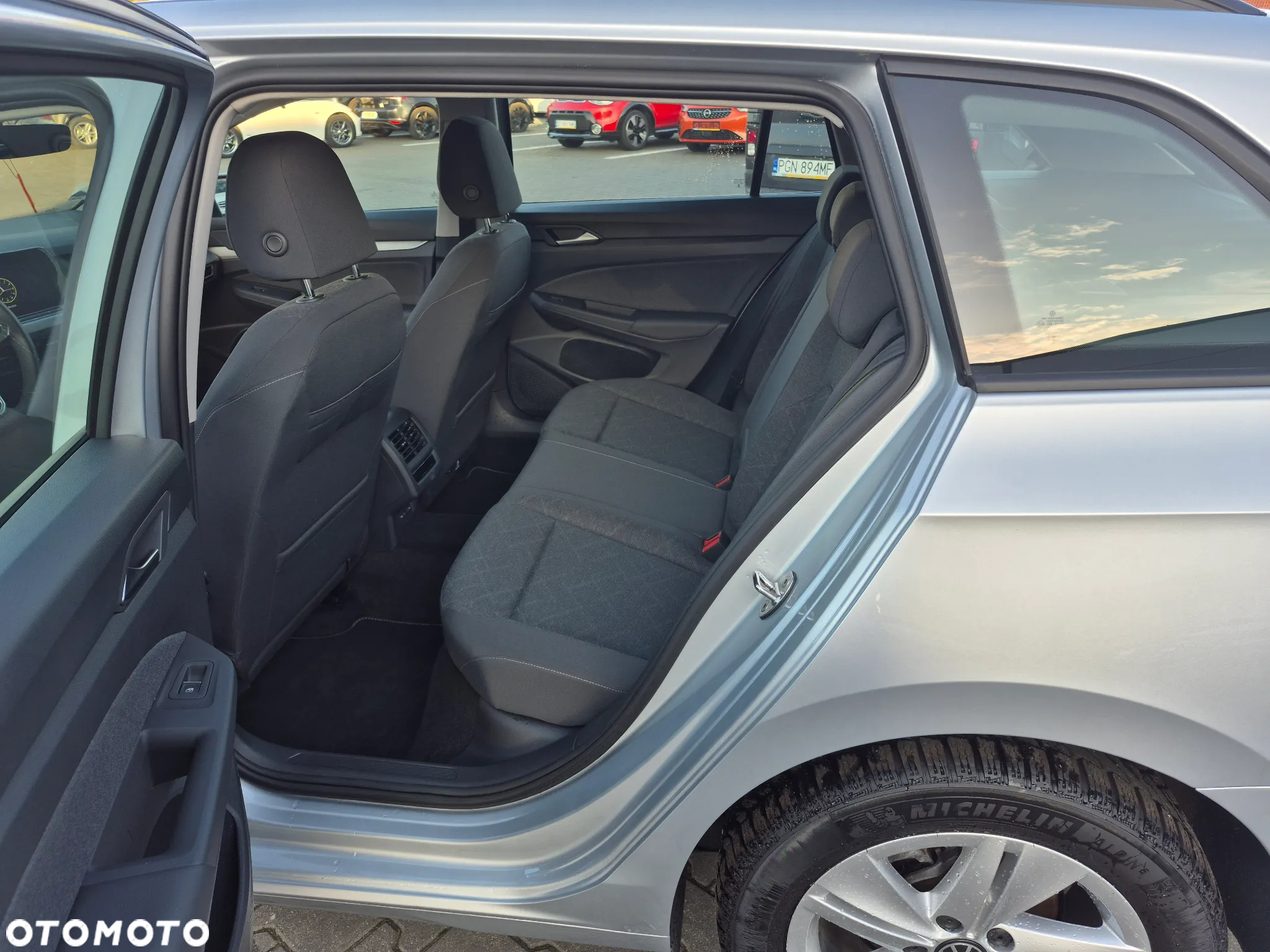 Volkswagen Golf - 11