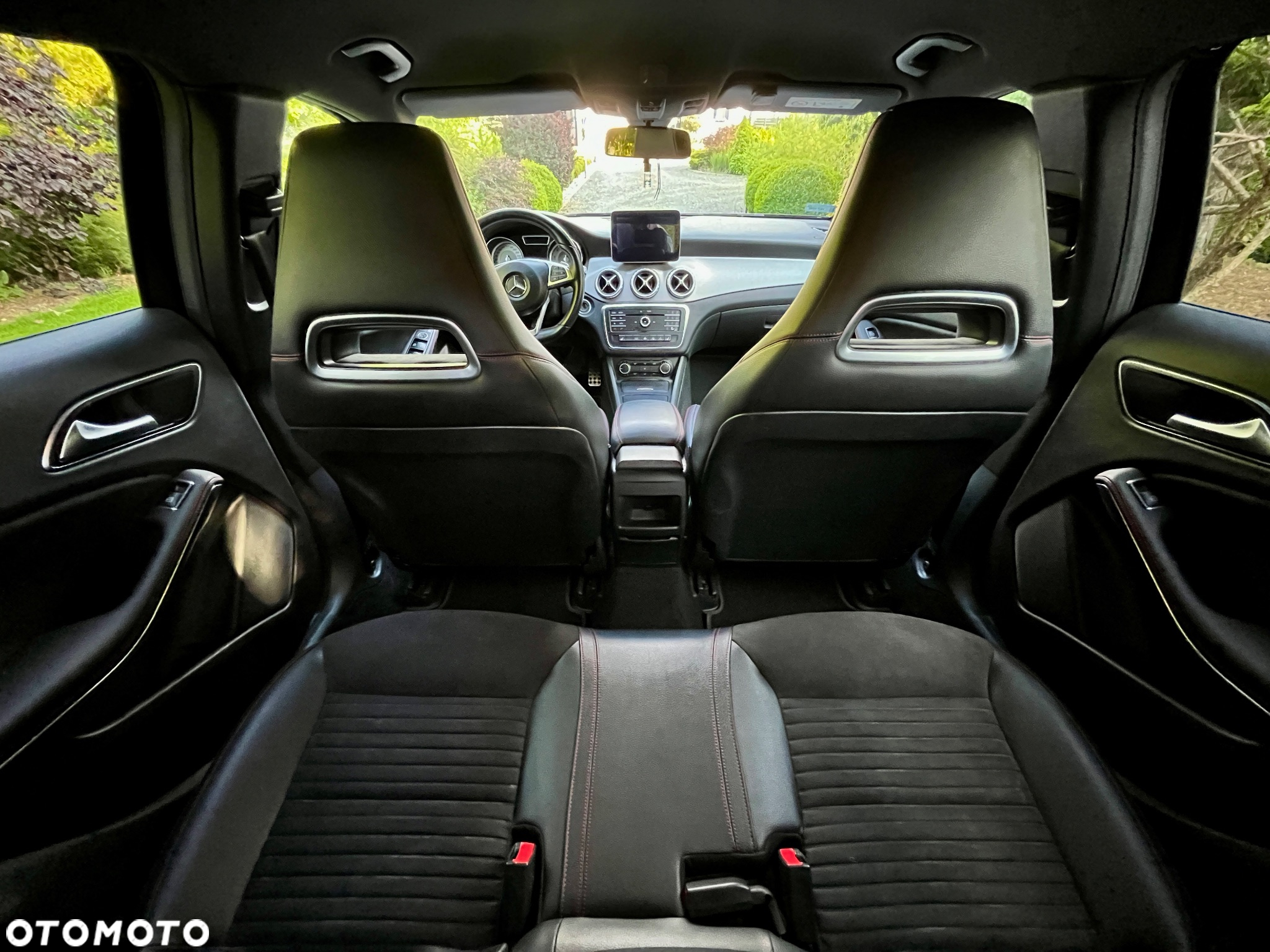 Mercedes-Benz GLA - 17