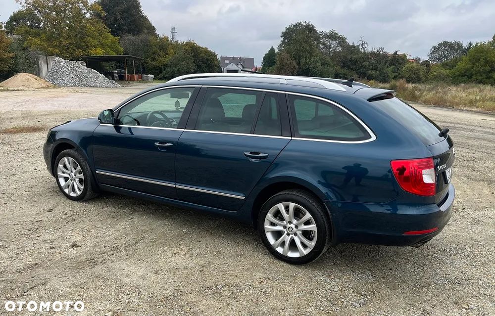 Skoda Superb 2.0 TDI 4x4 Platinum Outdoor DSG - 3