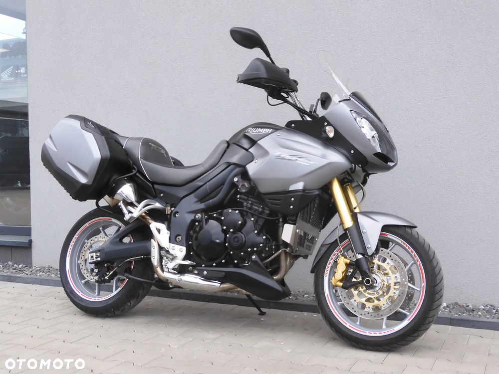 Triumph Tiger - 16