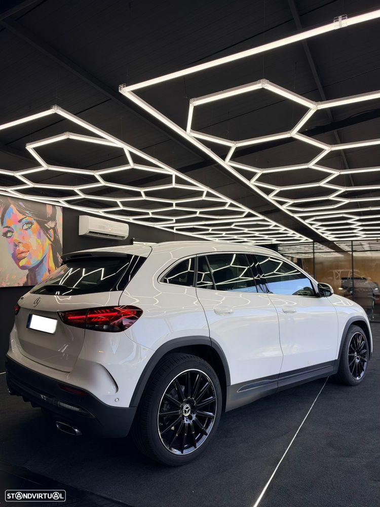 Mercedes-Benz GLA 200 - 16