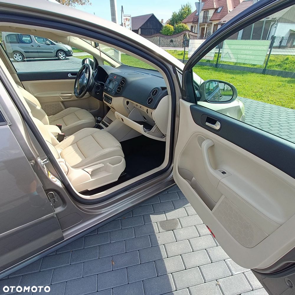 Volkswagen Golf - 20