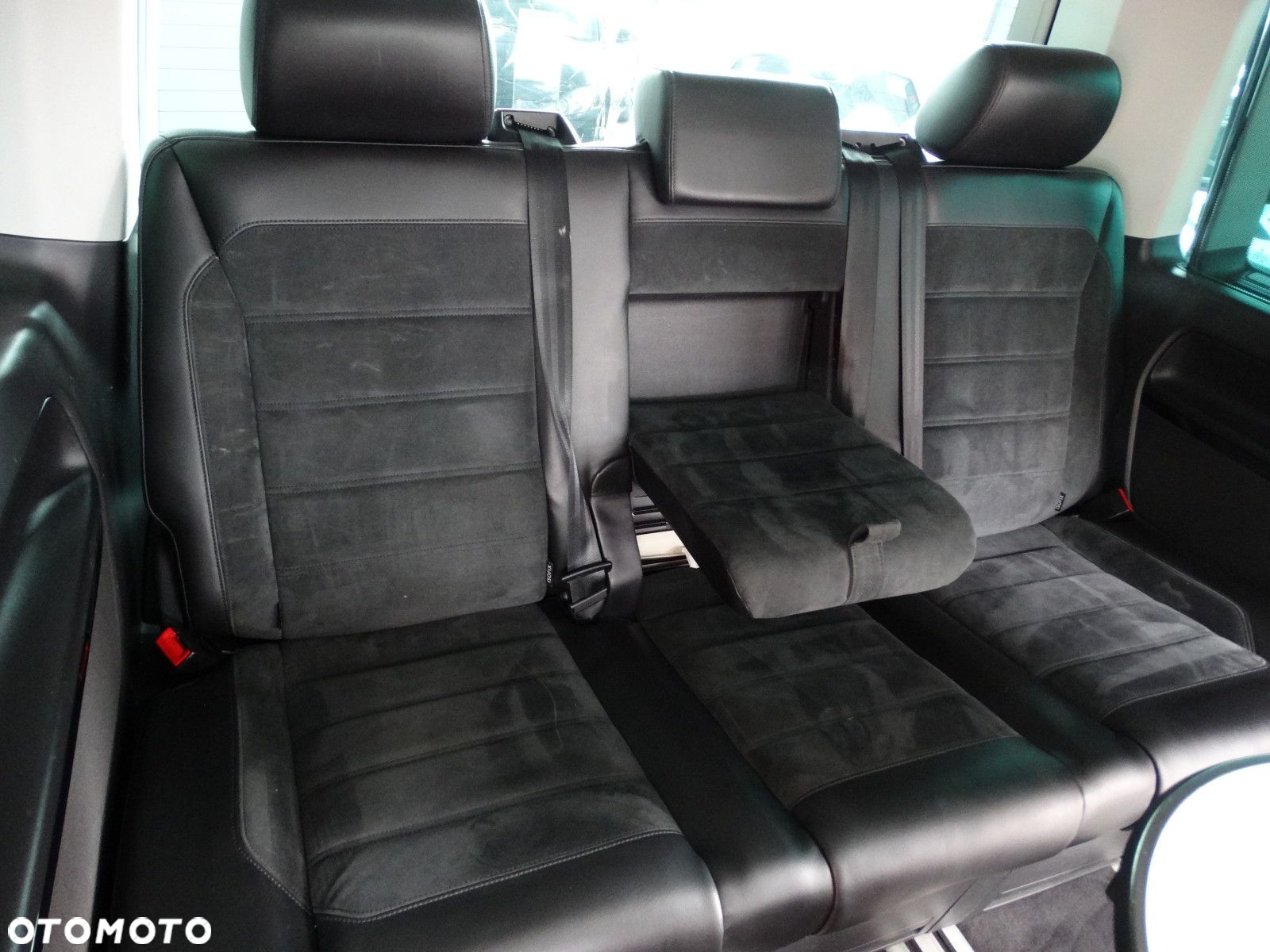Volkswagen Multivan - 10