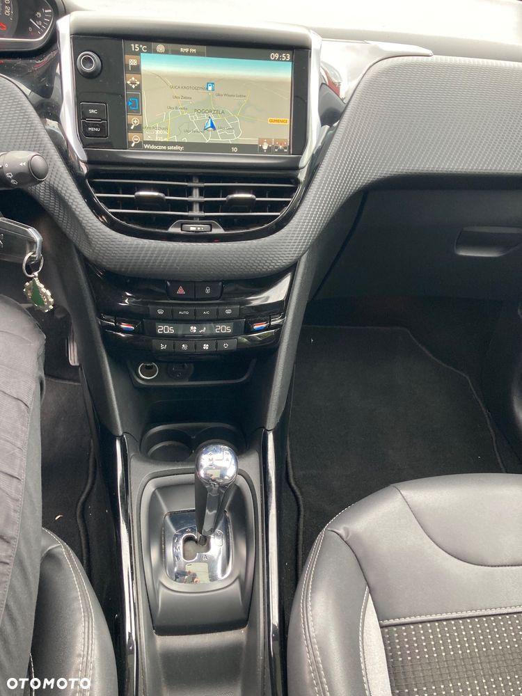 Peugeot 2008 - 11