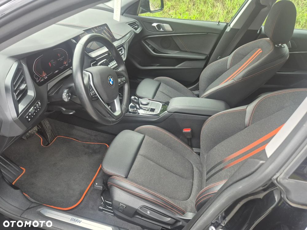 BMW Seria 2 216d Sport Line - 8
