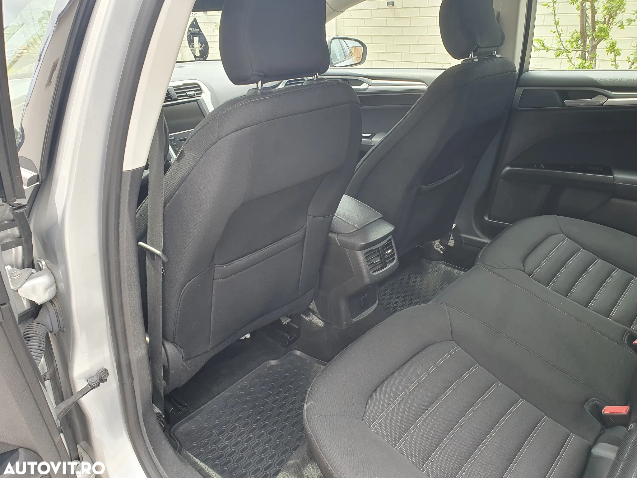 Ford Mondeo 2.0 TDCi Powershift Business - 8