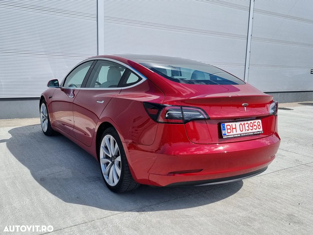 Tesla Model 3 - 31