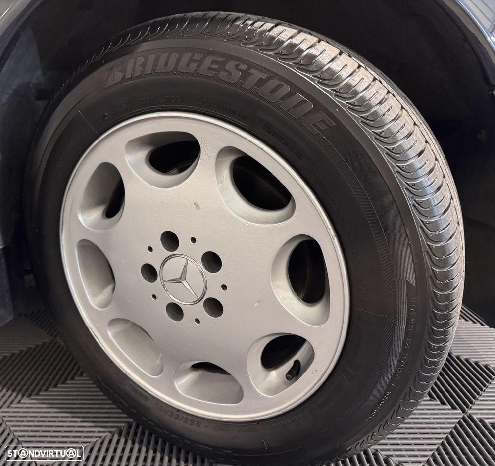 Mercedes-Benz SL 280 Standard - 37