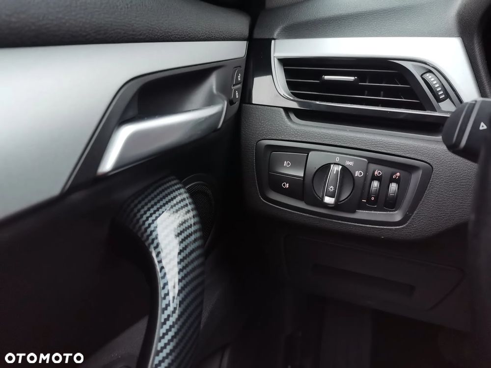 BMW X1 sDrive18d - 15