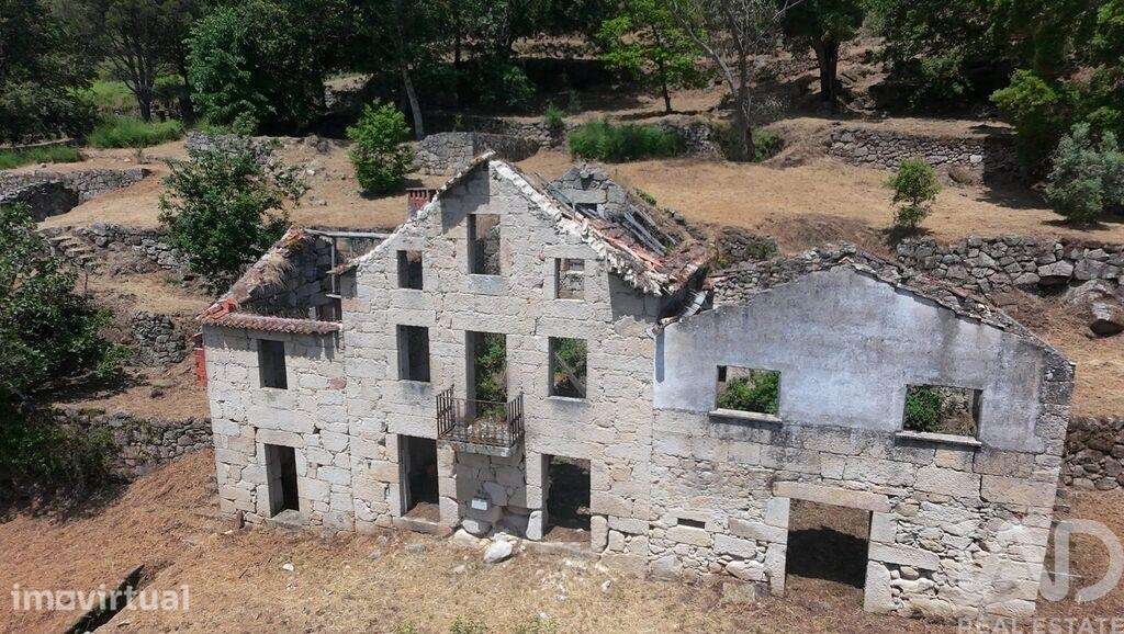 Terreno para construção em Santa Ovaia e Vila Pouca da Beira de 14960,