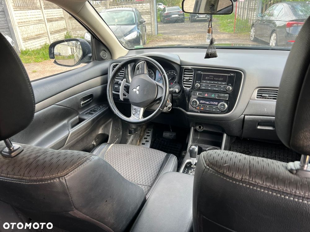 Mitsubishi Outlander 2.0 Intense 2WD CVT - 9