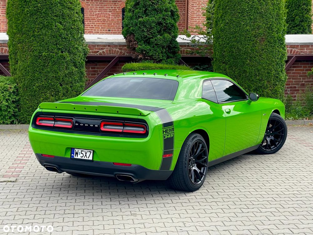 Dodge Challenger - 2