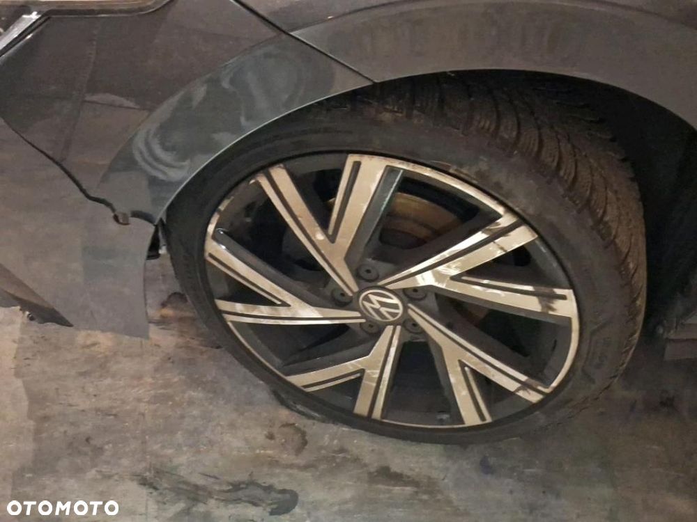 Volkswagen Golf 1.5 eTSI OPF DSG R-Line - 6